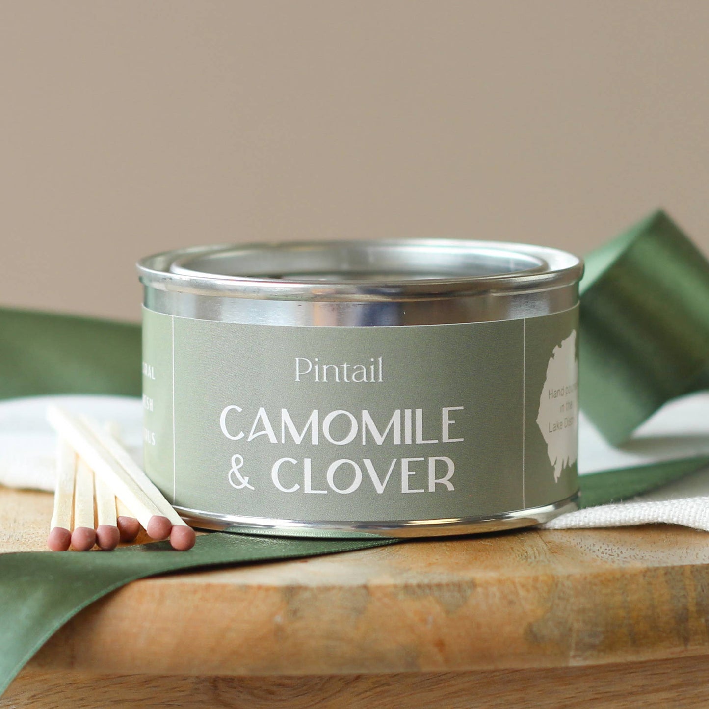 Camomile and Clover Pintail Paint Pot Candle