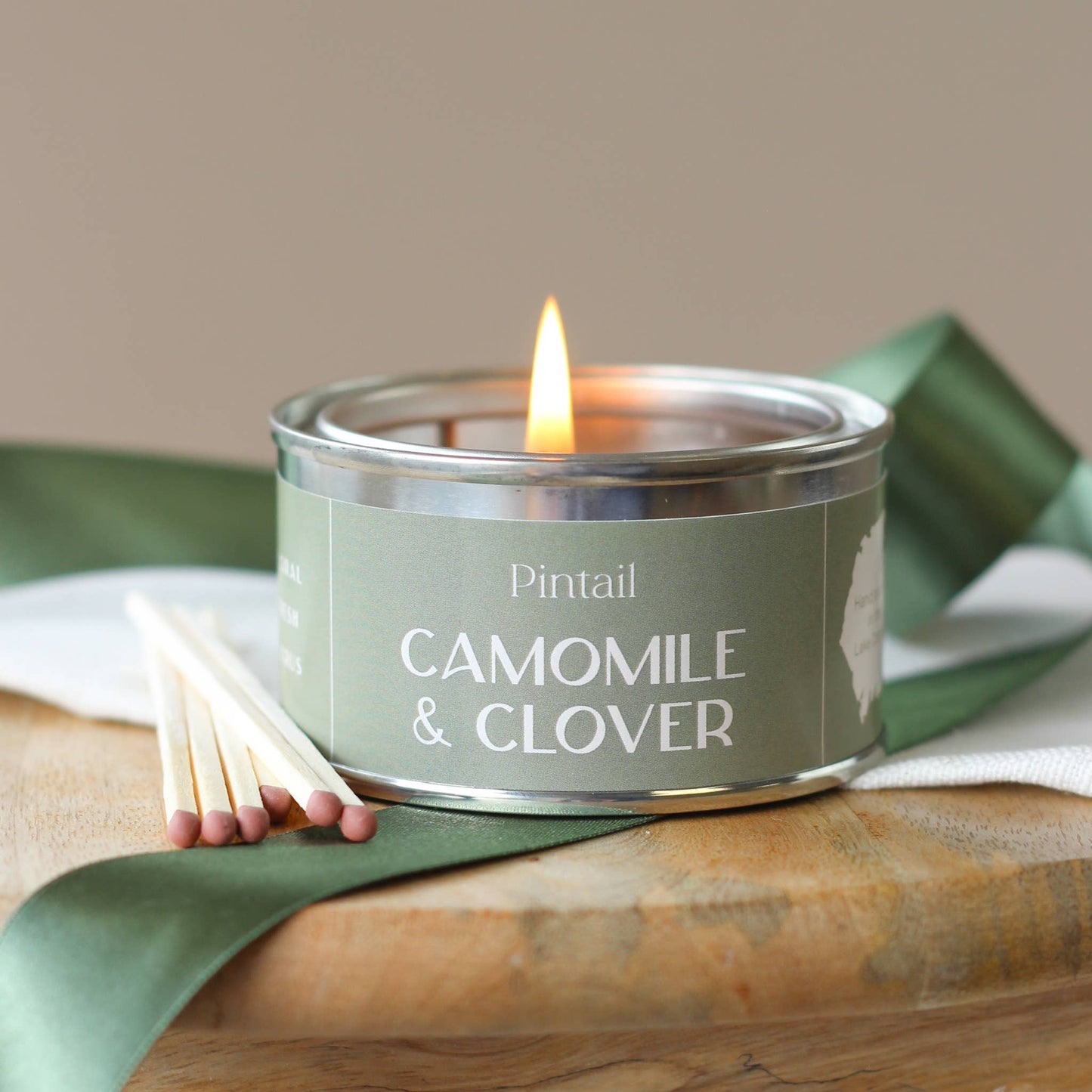 Camomile and Clover Pintail Paint Pot Candle